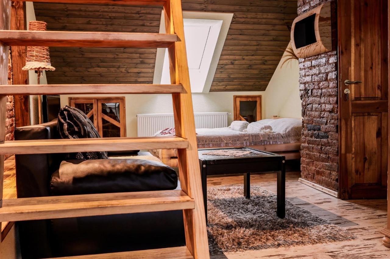 Mnichov Dvor Hotel Slovenska Lupca Buitenkant foto