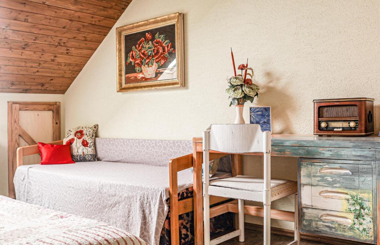 Mnichov Dvor Hotel Slovenska Lupca Buitenkant foto